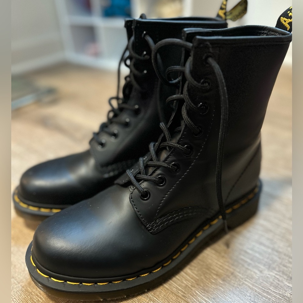 Women’s Black 1460 Dr. Martens - Size 8